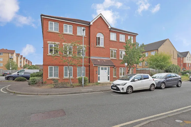 Flat Tallow Close in London