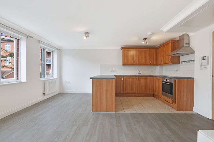 Flat Tallow Close in London