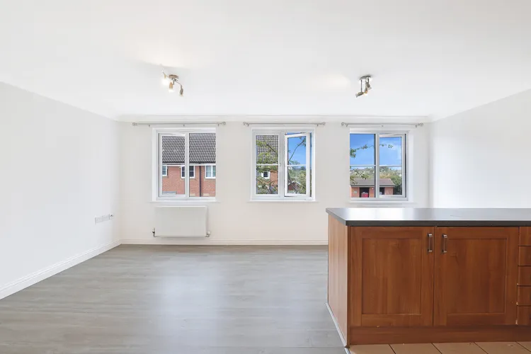 Flat Tallow Close in London