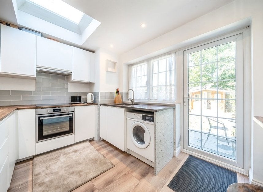 House Brunel Close in Greater London