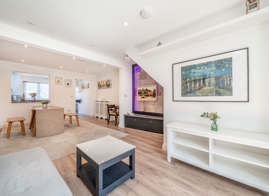 House Brunel Close in Greater London