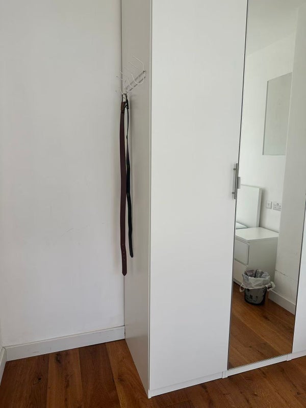 Room Bell Lane in Greater London