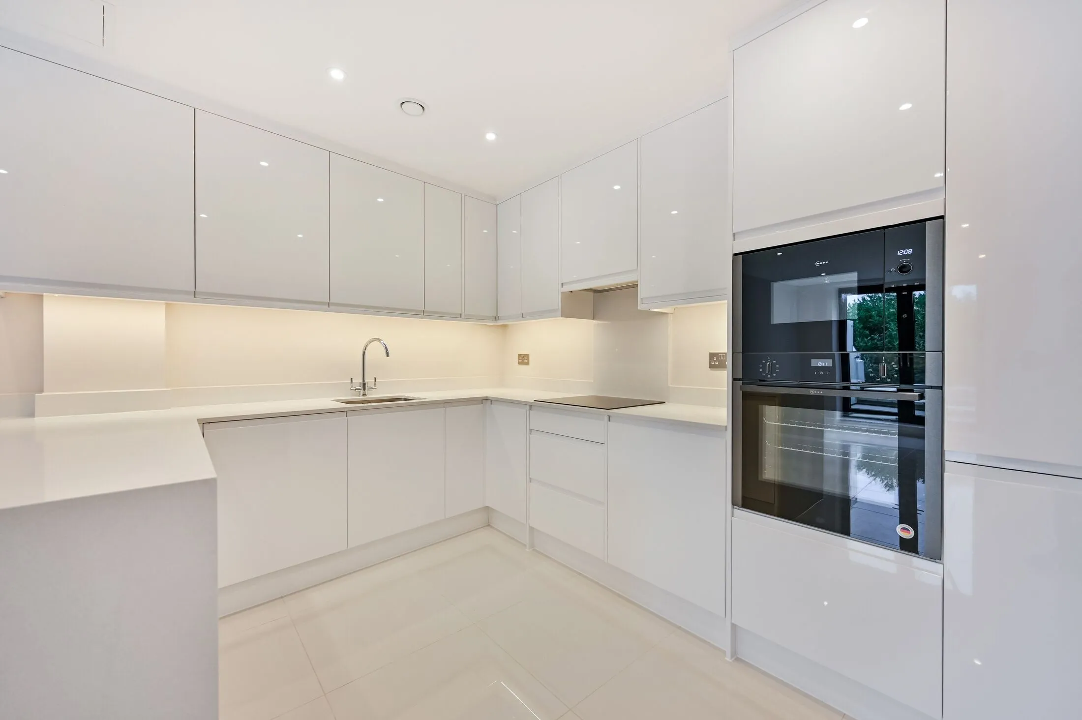 Flat Balfour Road in Greater London