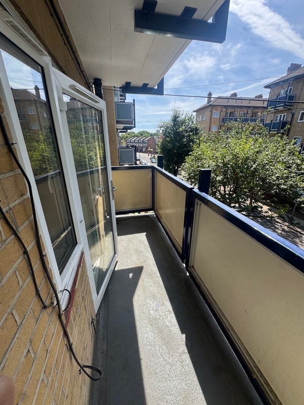 Room Malcolm Road in Greater London