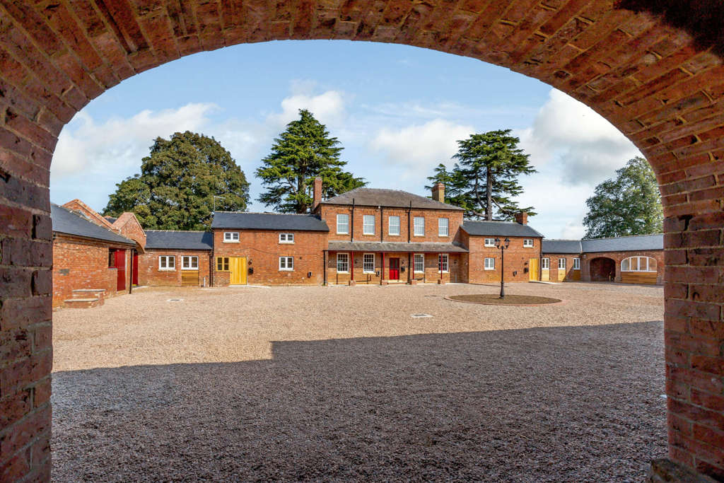 House Welford Road in Hollowell