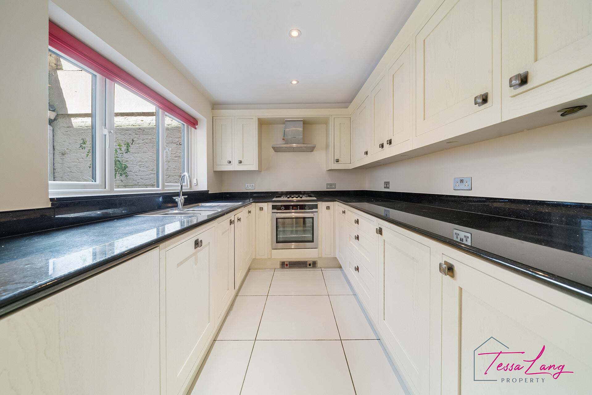 House Elizabeth Mews in Greater London