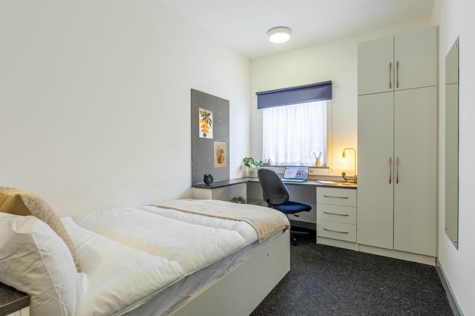 Room Russell Street in Nottingham