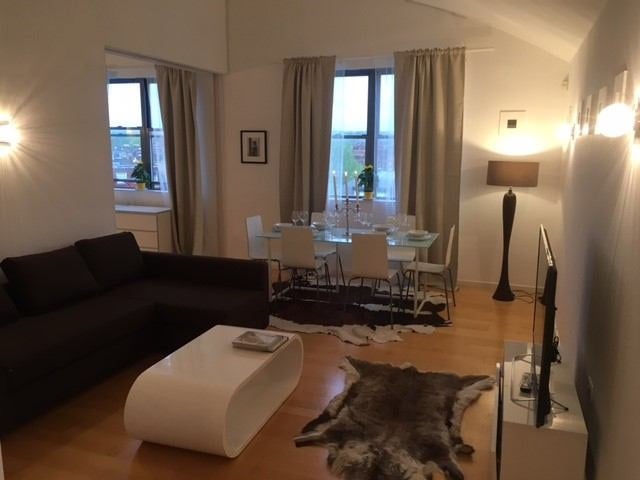 Flat Harberson Road in Greater London