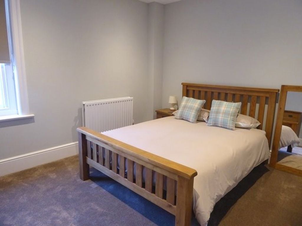 Flat Victoria Road in Barrow-in-Furness