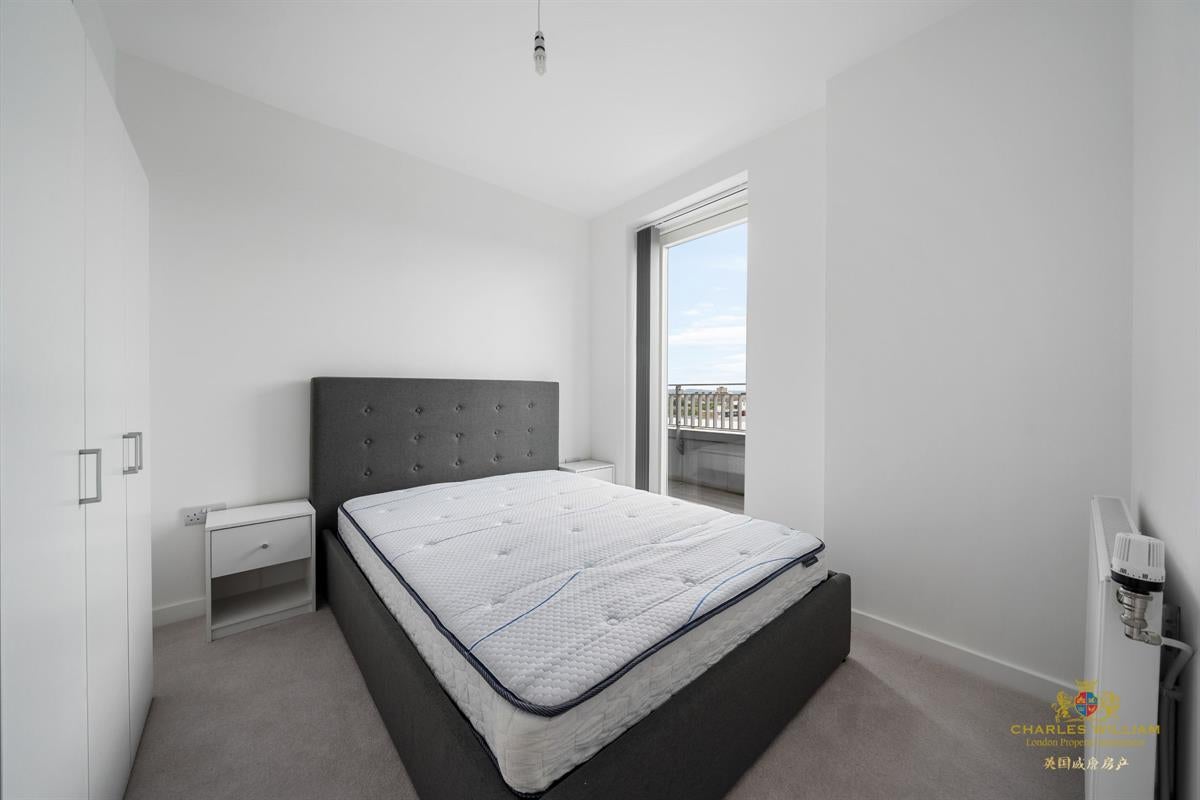 Flat Thomas Road in Greater London