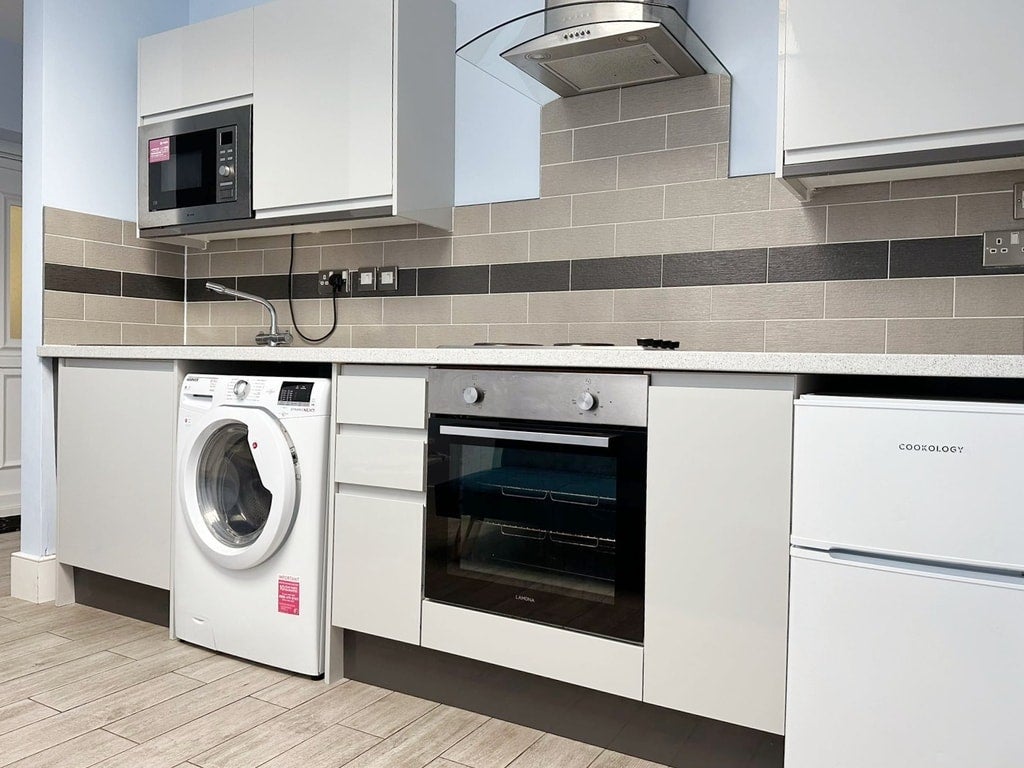 Flat Ullswater Crescent in Greater London