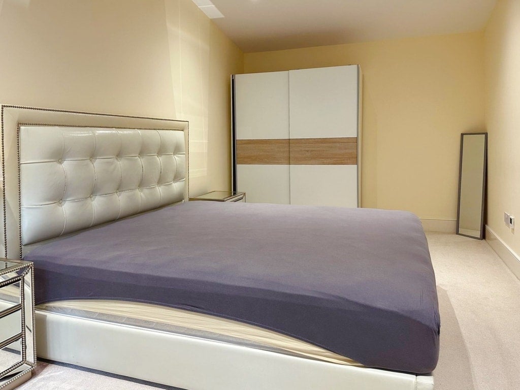 Flat Ullswater Crescent in Greater London