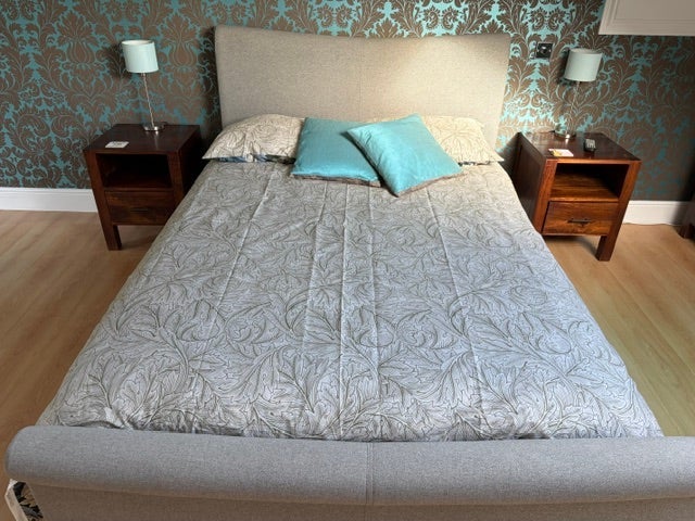 Room Park Road in Greater London