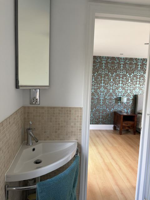 Room Park Road in Greater London