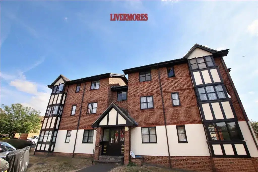 Flat Osbourne Road in Dartford