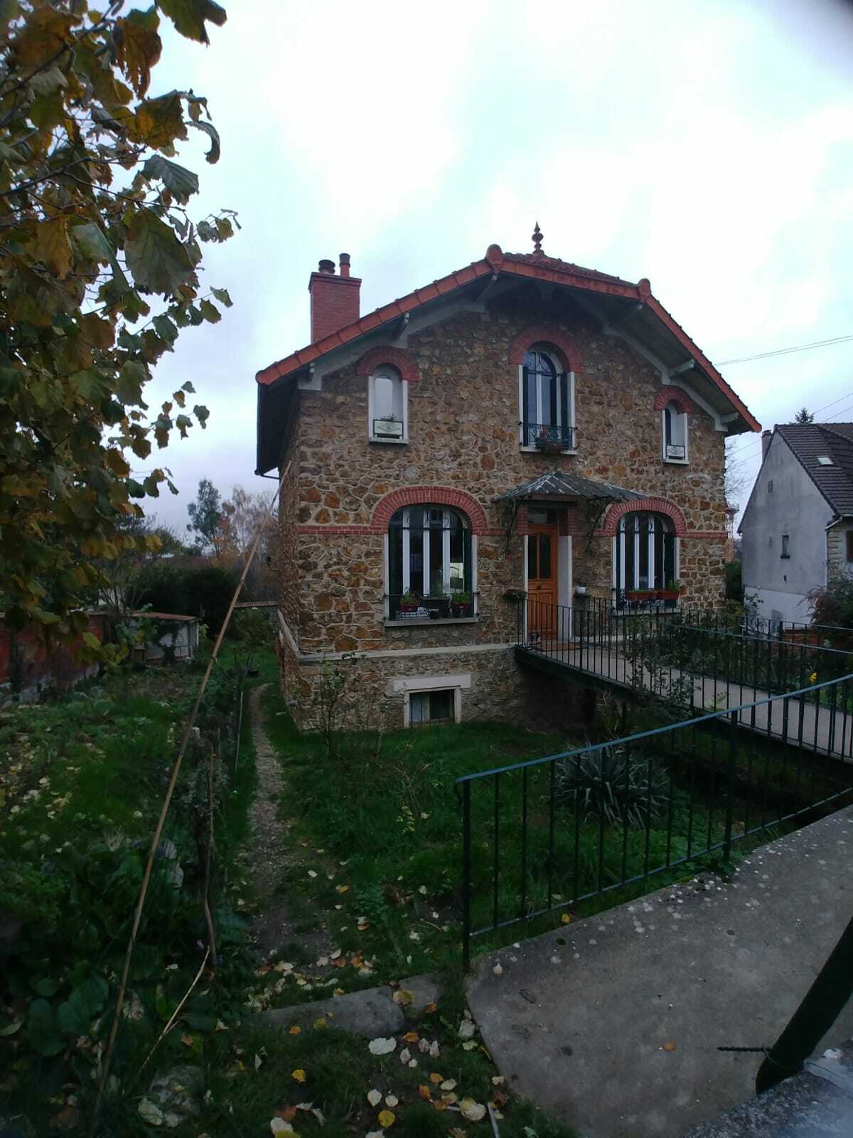 Room Place Joseph Piette in Montgeron