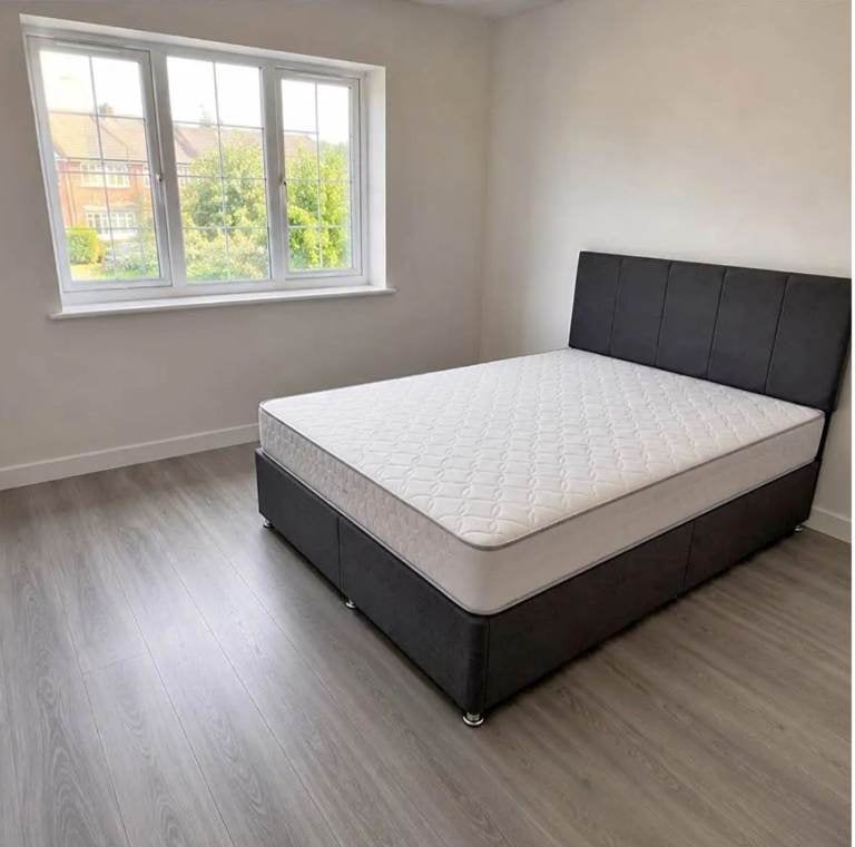 Flat Northbank Road in Greater London
