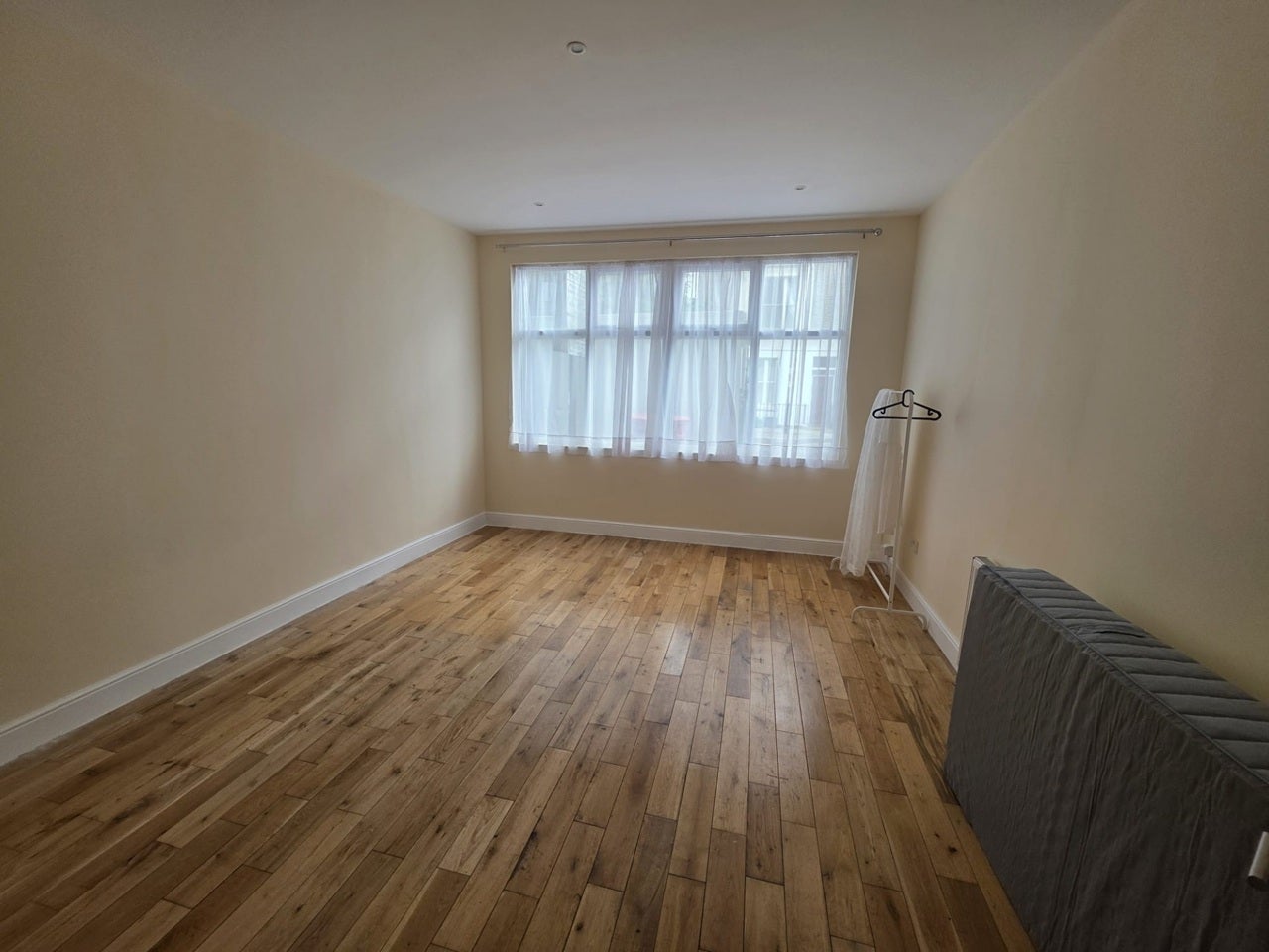 Room Westbourne Road in Greater London