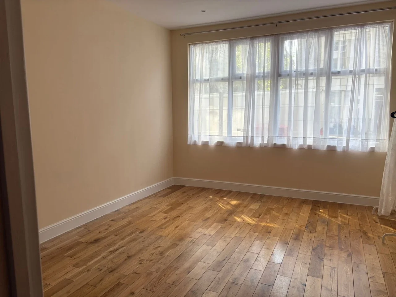Flat Westbourne Road in Greater London