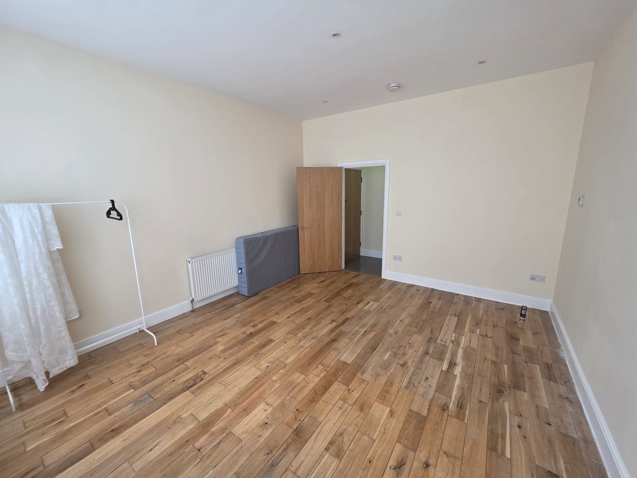Room Westbourne Road in Greater London