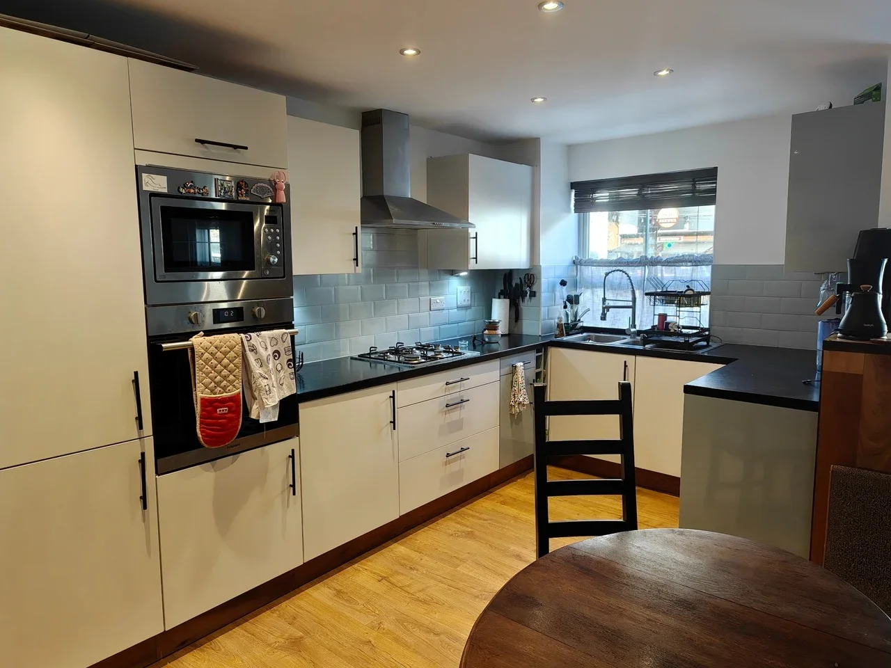 Room Ensign Street in Greater London