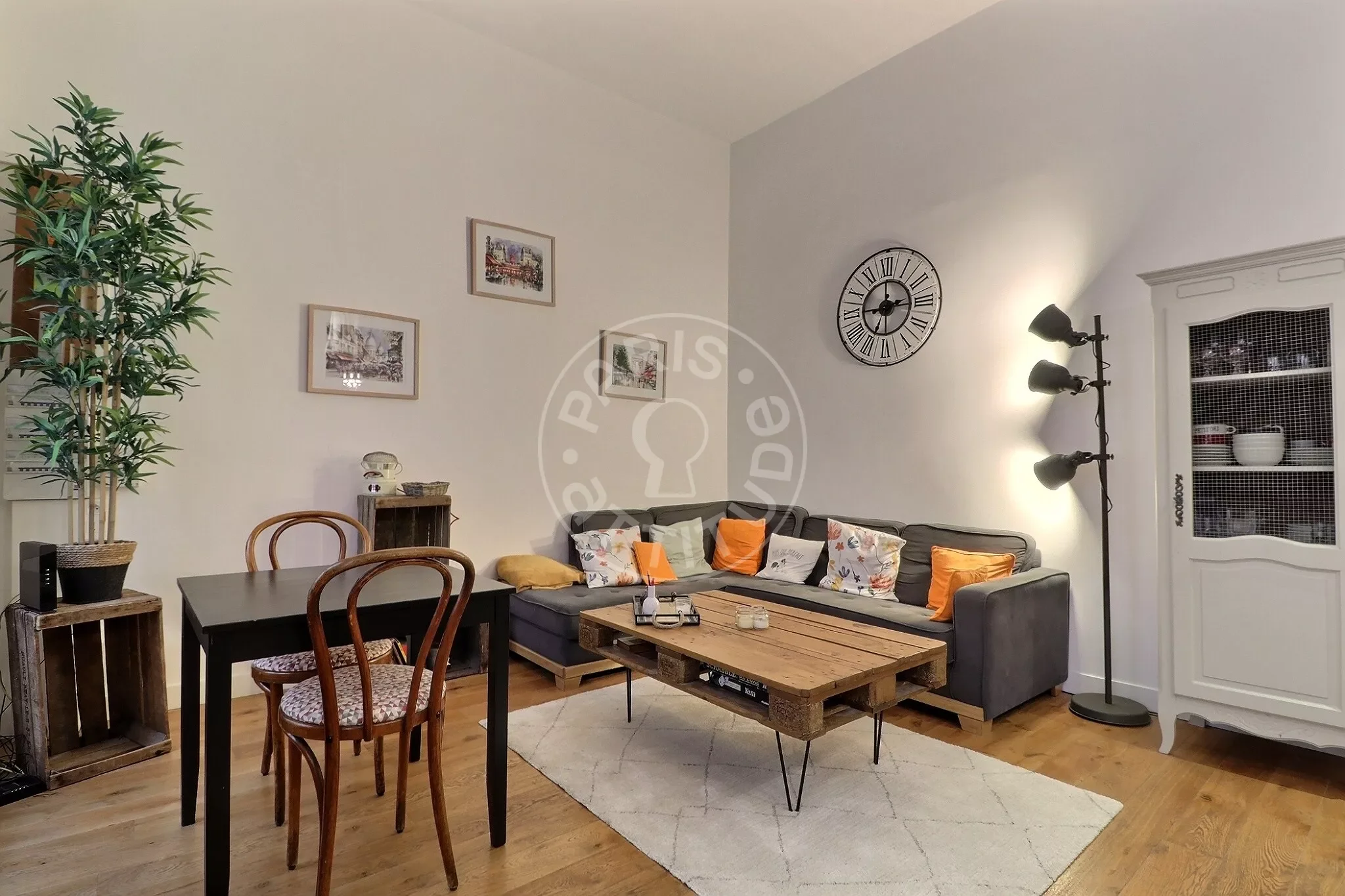 Appartement Rue Feutrier à Paris