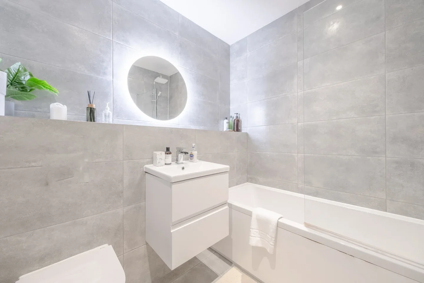 Flat Hertford Road in Greater London