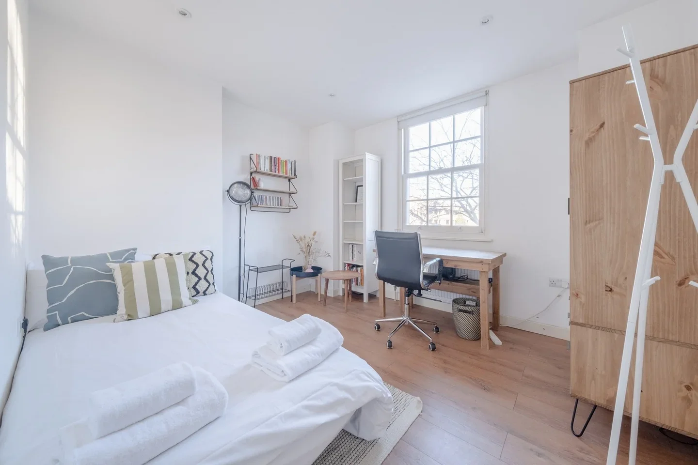 Flat Hertford Road in Greater London
