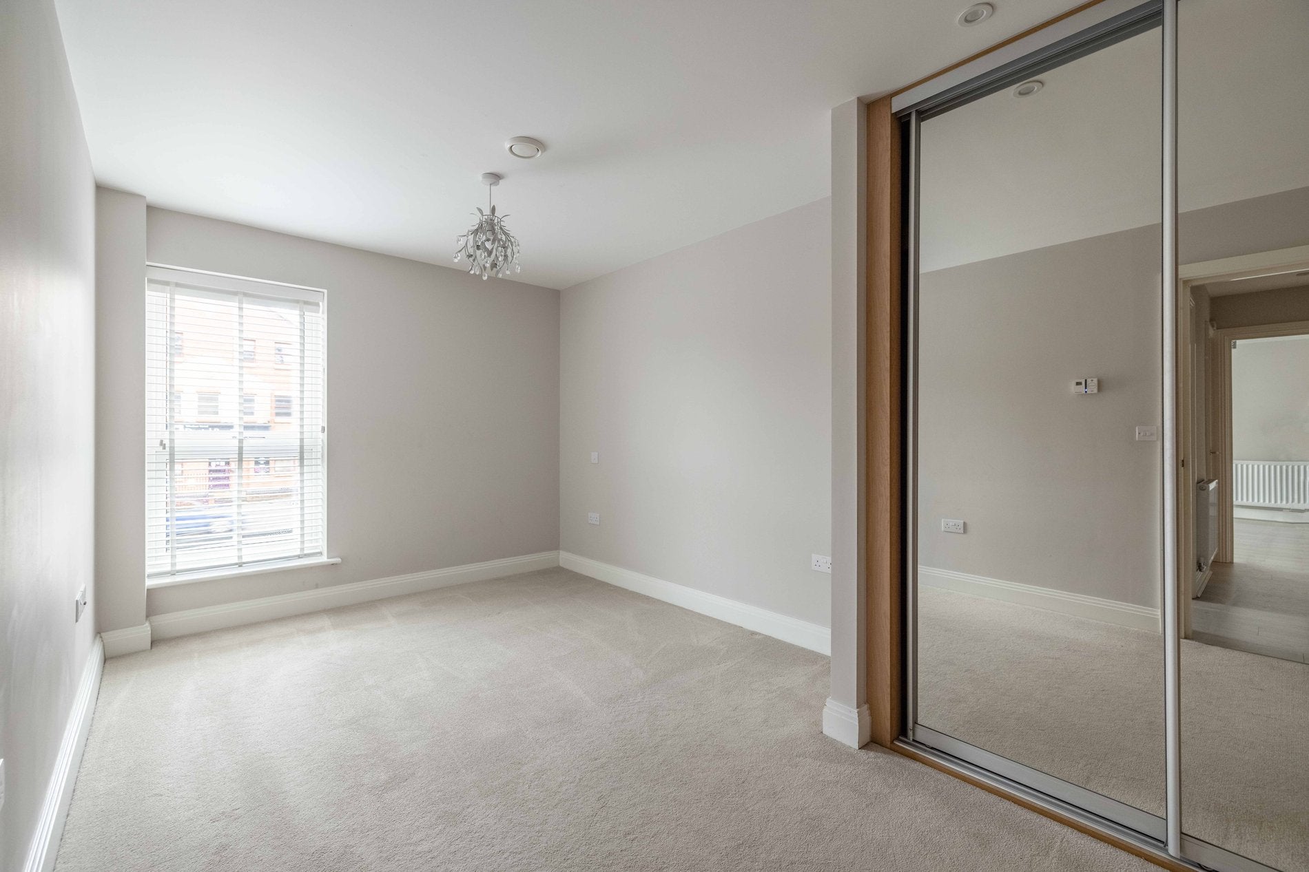 Flat Windsor Road in Slough