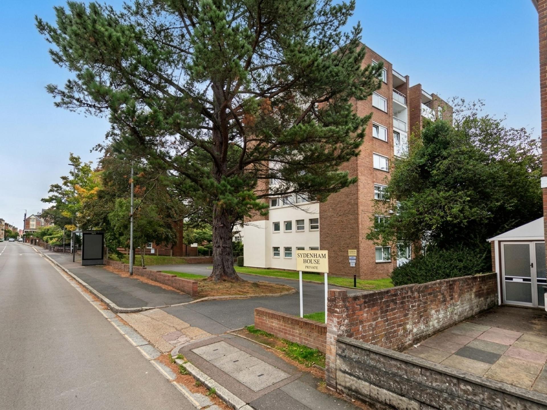 Flat Blackboy Road in Exeter