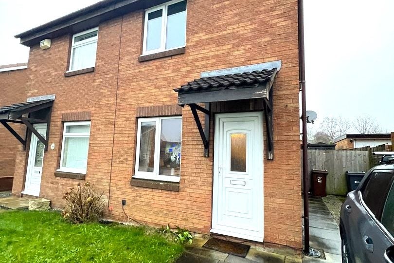 House Howdale Road in Sutton