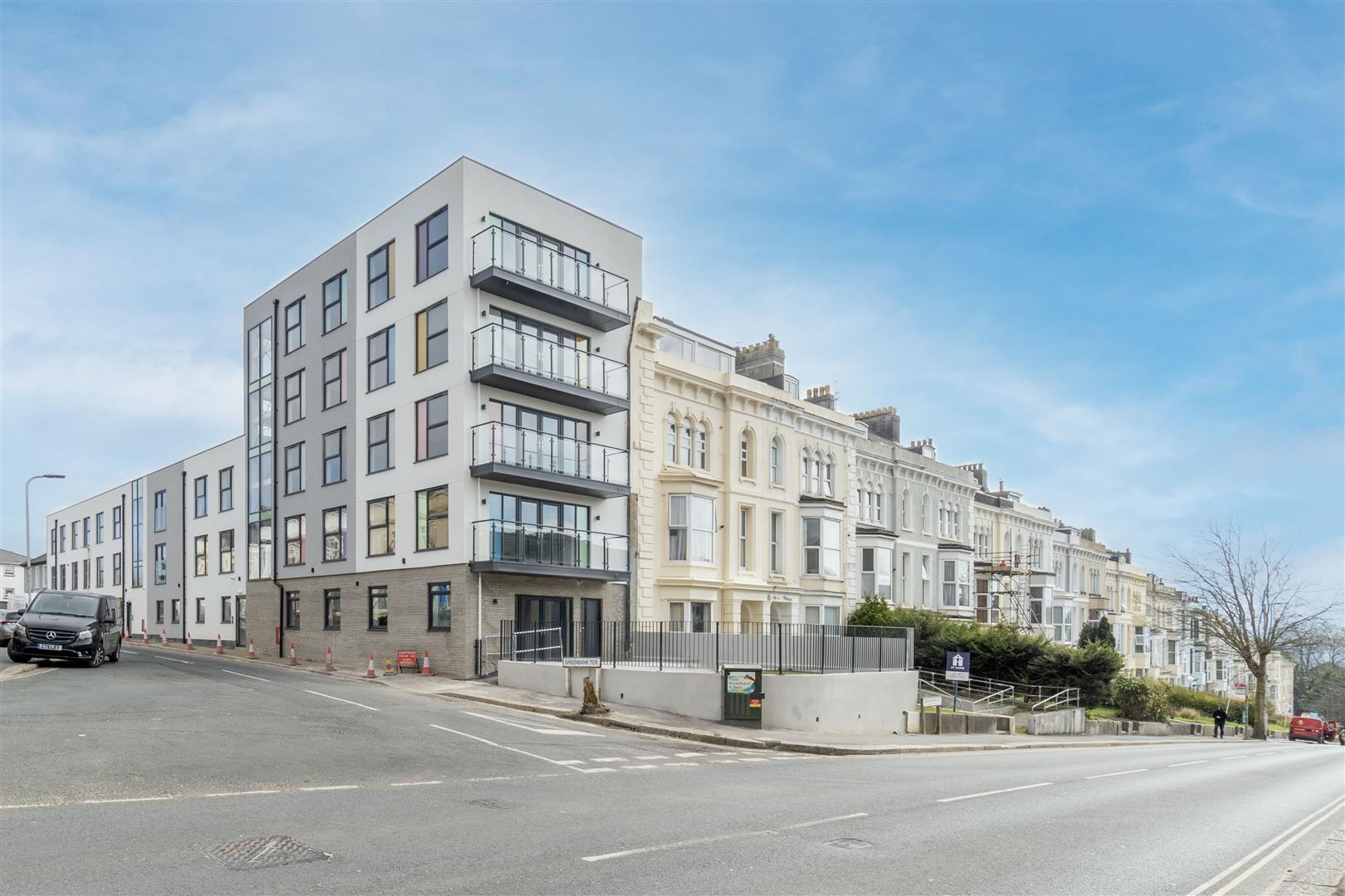 Flat Greenbank Terrace in Plymouth