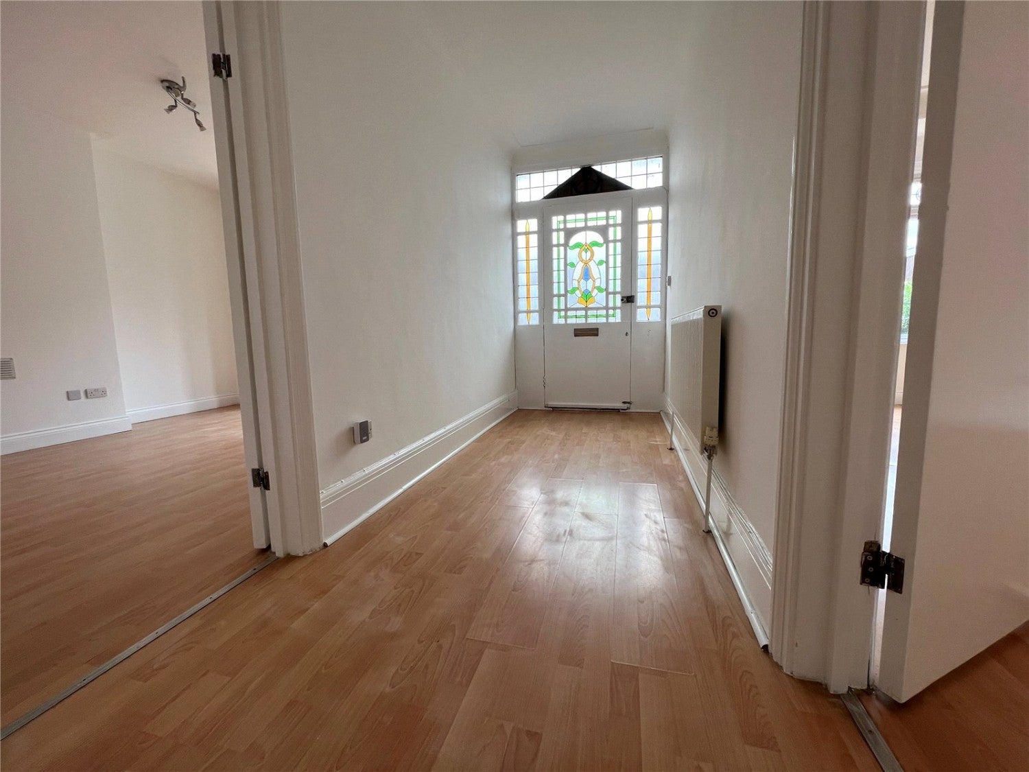 Flat Brownlow Road in Greater London