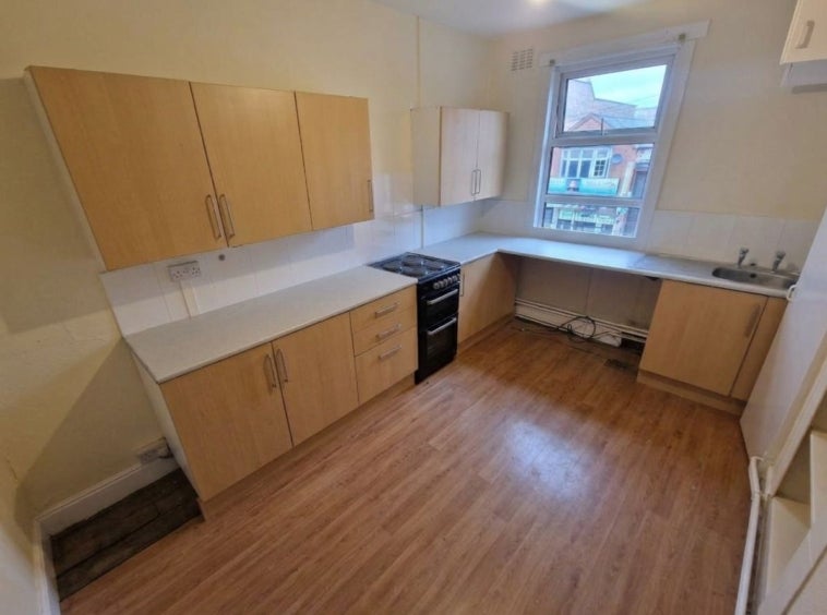 Flat Beaconsfield Road in Leicester