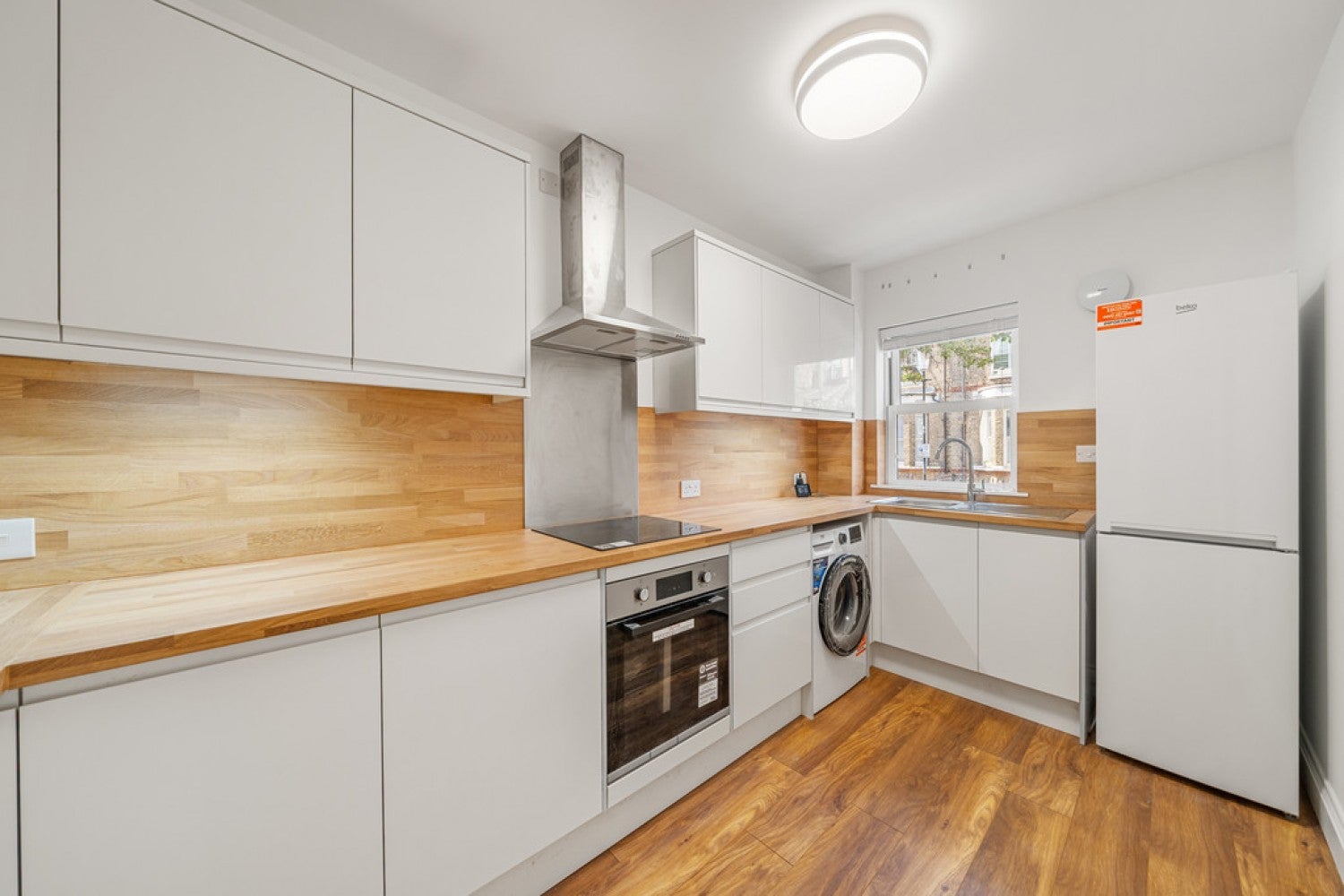 Flat Uverdale Road in Greater London