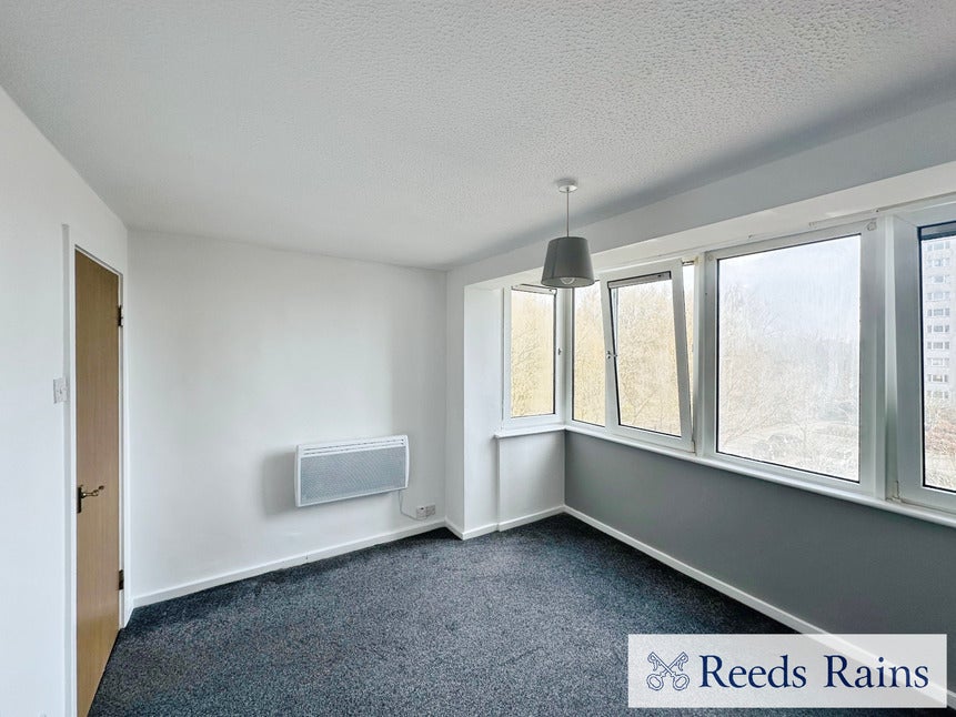 Flat Kersal Way in Salford