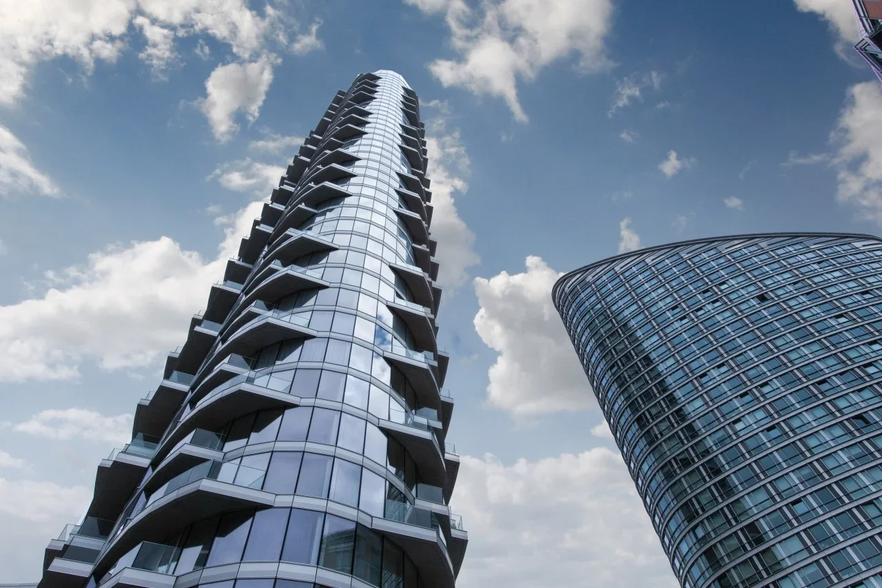Flat Biscayne Avenue in Greater London