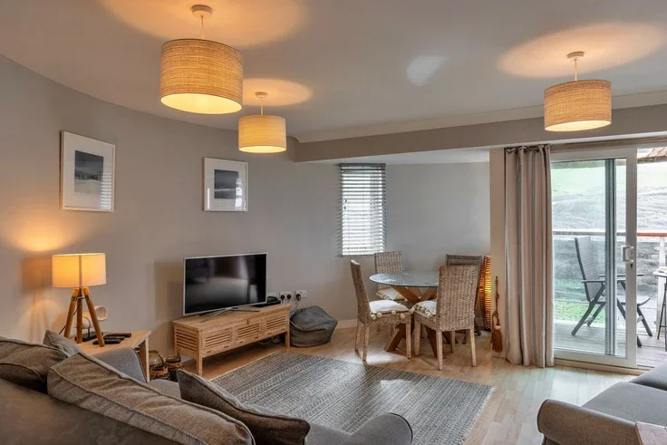 Flat Tregurrian Hill in Newquay