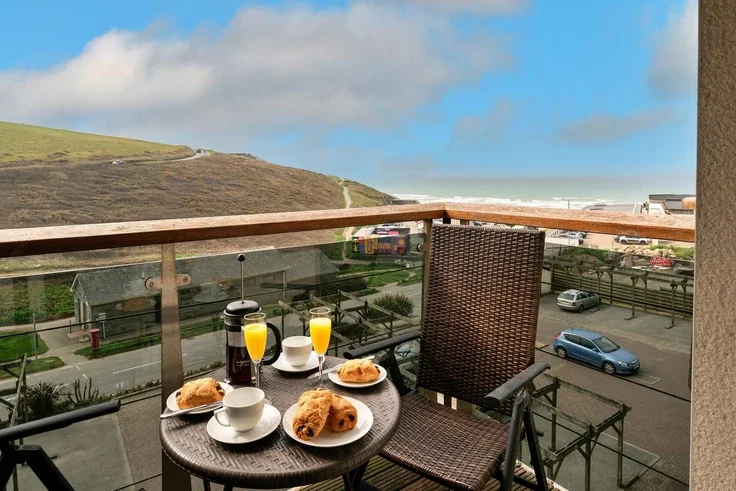 Flat Tregurrian Hill in Newquay