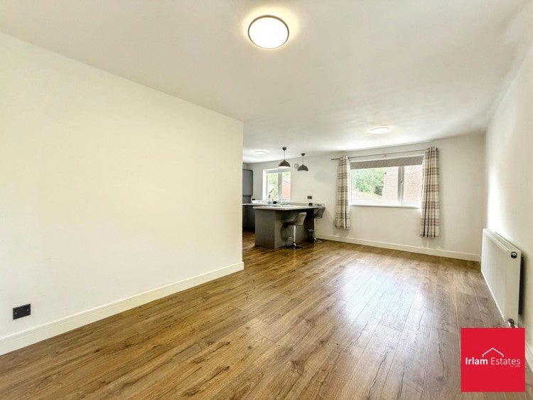 Flat Roe Green in Salford