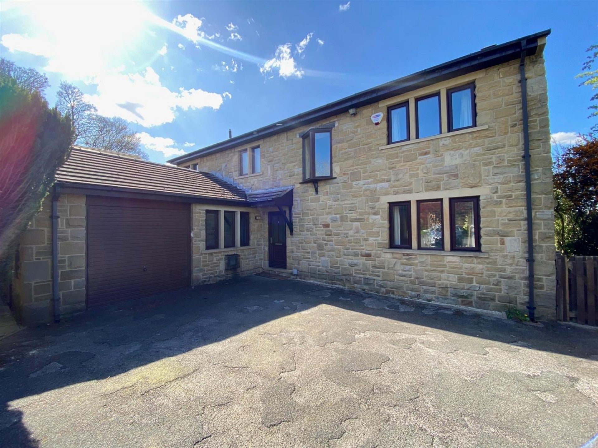 House Stonecroft Gardens in Kirklees