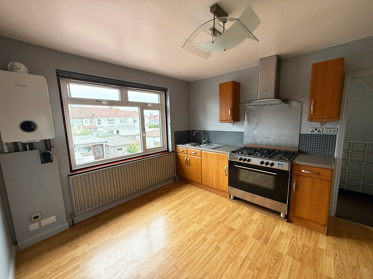 Flat Princes Avenue in Greater London