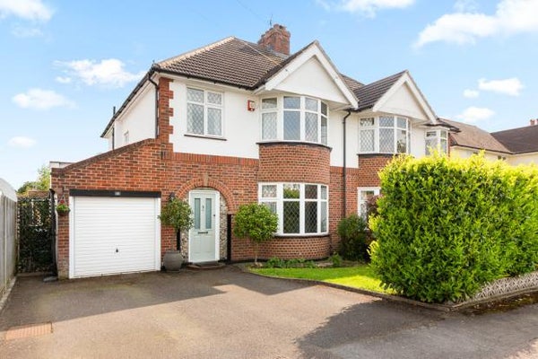House Chaffers Mead in Mole Valley