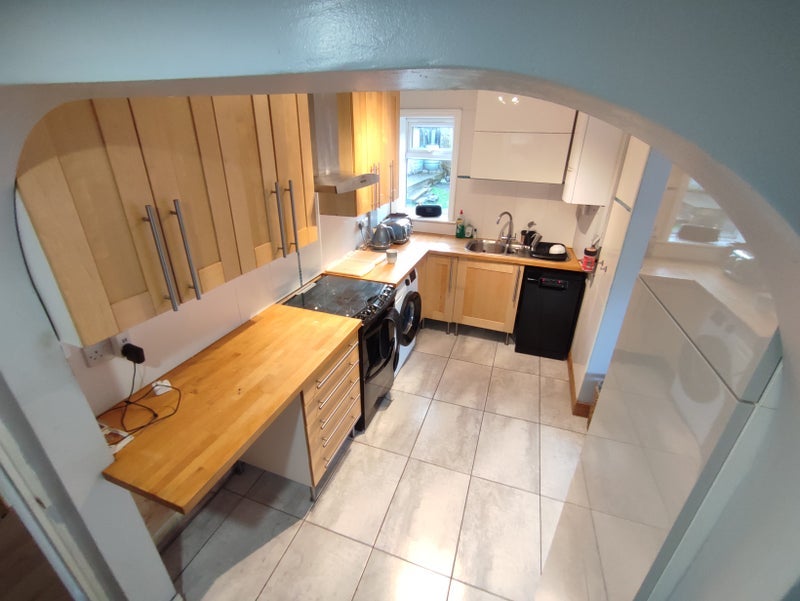 Room Thicket Avenue in Bristol