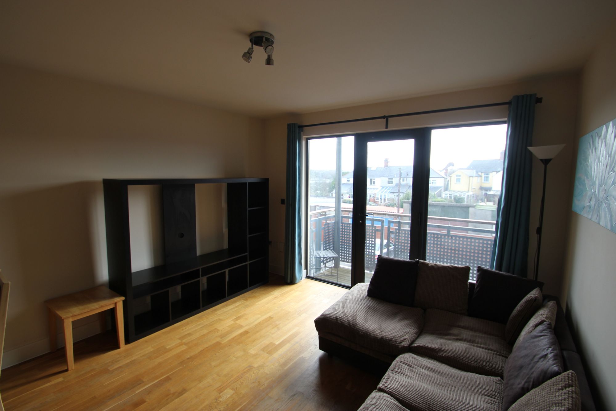 Flat Sachville Avenue in Cardiff