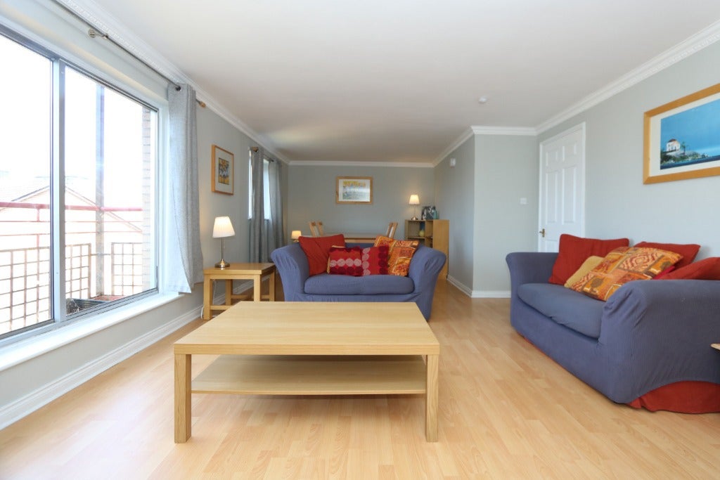 Flat Riverview Place in Glasgow