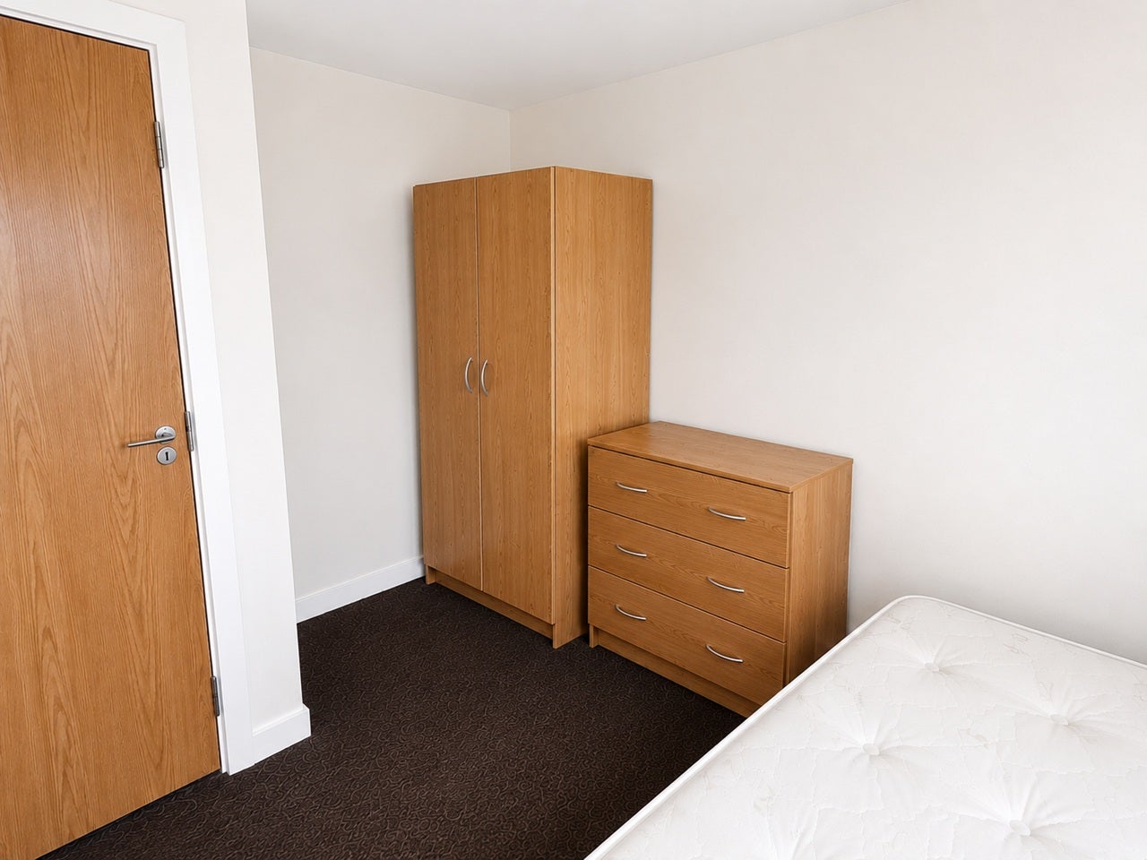 Room Mersey Road in Runcorn