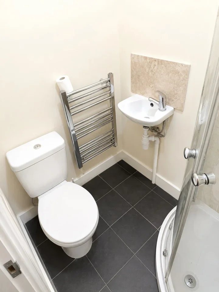 Room Mersey Road in Runcorn