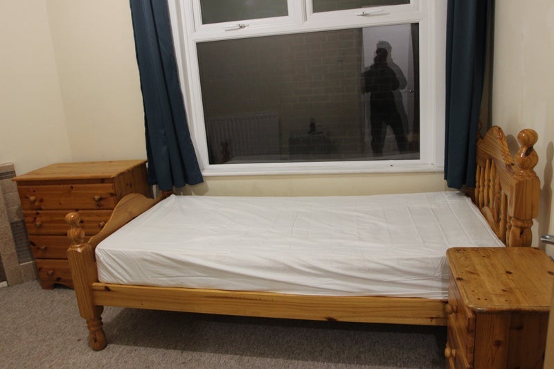 Room The Limes Avenue in Greater London