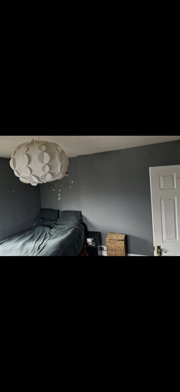 Room North End Road in Greater London